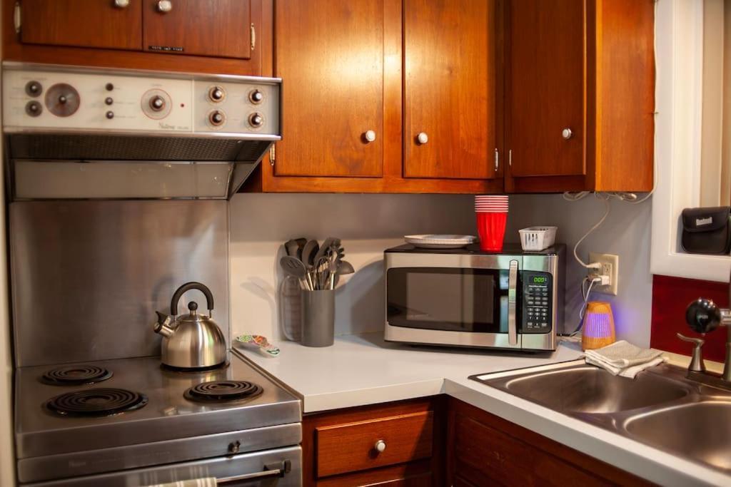 Lakeside Retreat: Pet-Friendly Cabin with Hot Tub & Outdoor Activities Mount Gretna Exterior photo